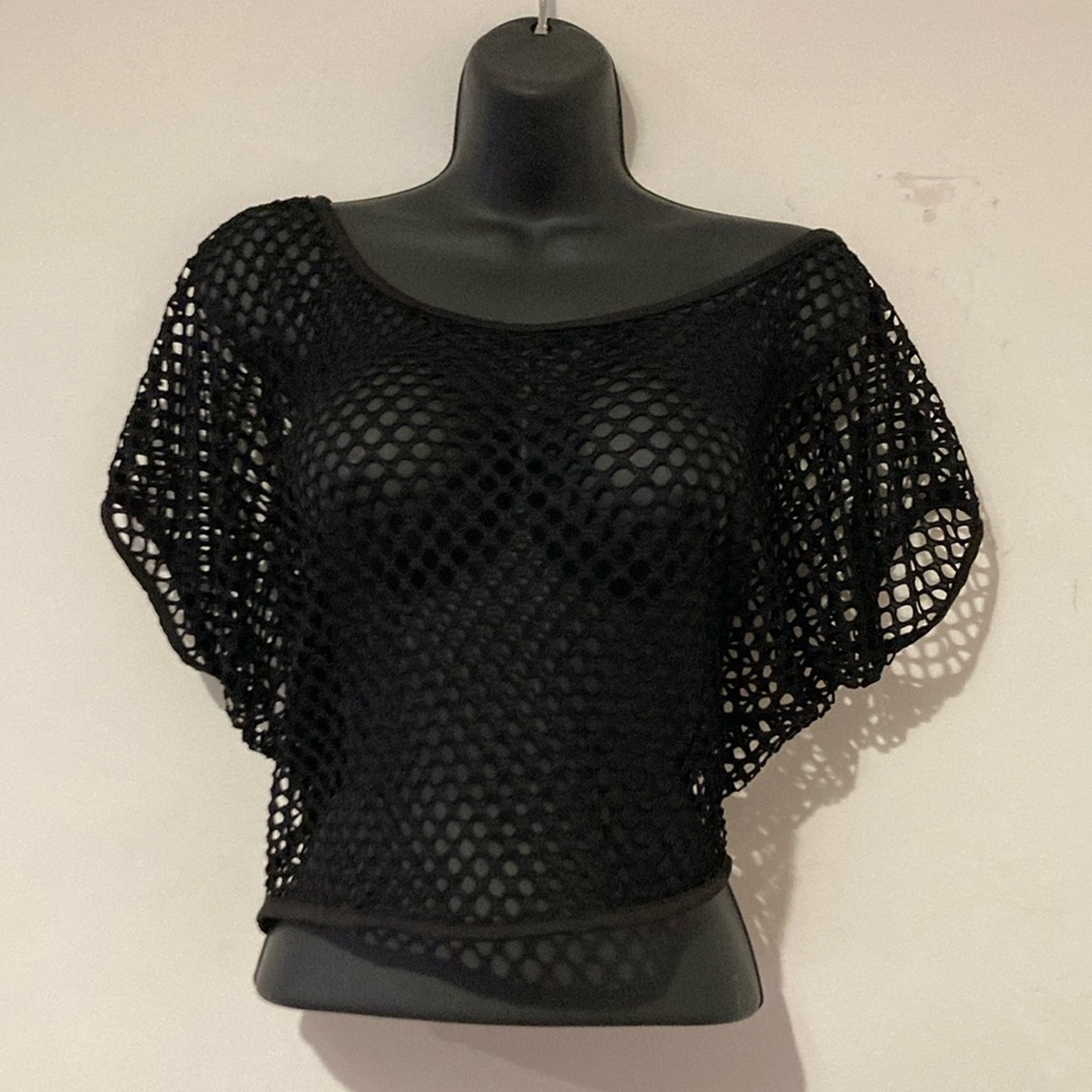 80’s Black Knit off the shoulder blouse. Excellent pre~loved knit black …